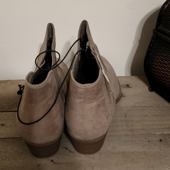 Light brown booties - Picture 3 of 5